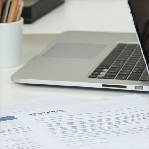 掌握英文簡歷的秘訣，外籍老師一對一輔導，提升職場競爭力，讓你在求職中脫穎而出，締造成功職涯的最佳選擇。